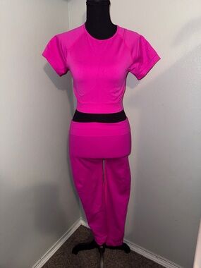 Vibrant Magenta Two-Piece Crop Top & leggings Set NWOT